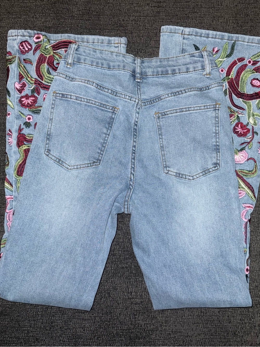 ROMWE Floral Embroidered Flare Jeans Size 4 Light Wash Boho Y2K Festival - Picture 11 of 12